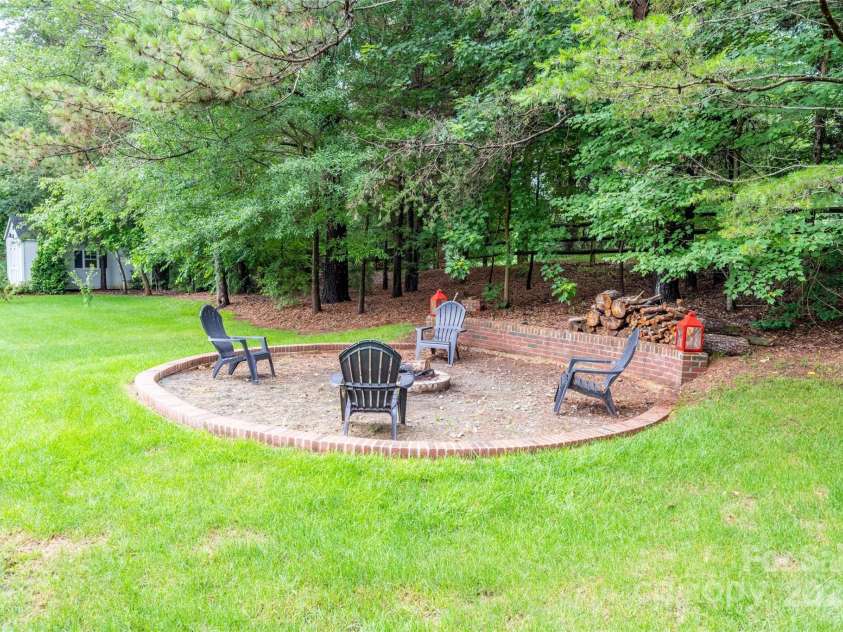 19625 Callaway Hills Lane, Davidson, NC 28036.  MLS# CAR4266428, YatesRealty ID 18299. 
