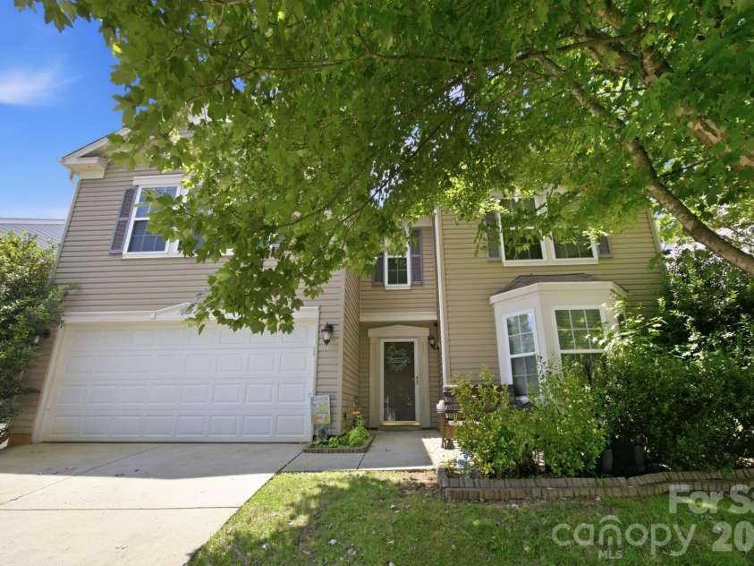 6127 Blue Ash Lane, Charlotte, NC 28215.  MLS# CAR4343878, YatesRealty ID 18299. 