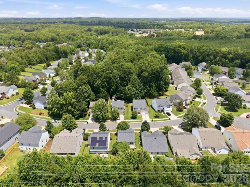 6127 Blue Ash Lane, Charlotte, NC 28215.  MLS# CAR4343878, YatesRealty ID 18299. 