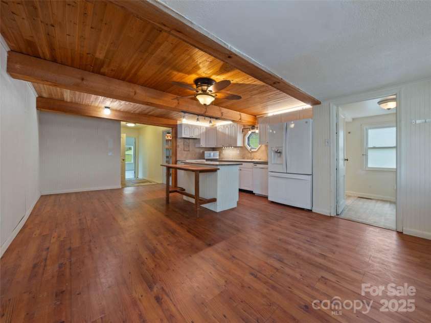 20 & 28 Toby Drive, Asheville, NC 28806.  MLS# CAR4261356, YatesRealty ID 183. Open kitchen floor plan