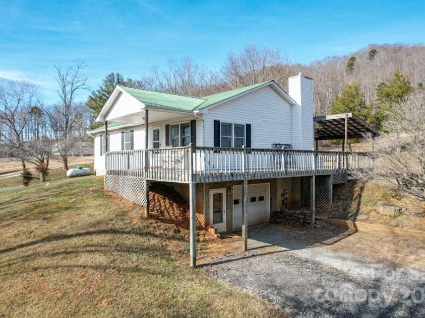 66 Fox Branch Road, Fairview, NC 28730.  MLS# CAR4103301, YatesRealty ID 183. 