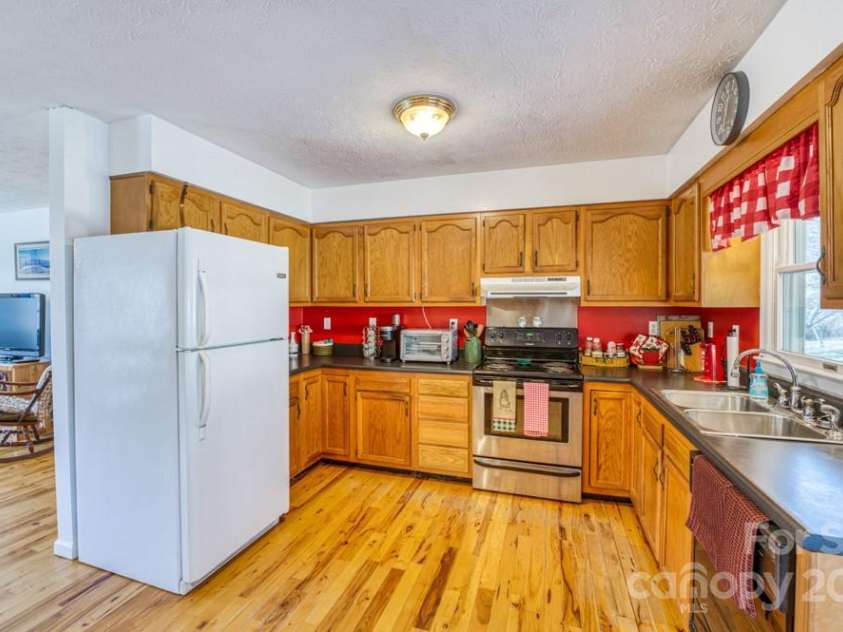 66 Fox Branch Road, Fairview, NC 28730.  MLS# CAR4103301, YatesRealty ID 183. 