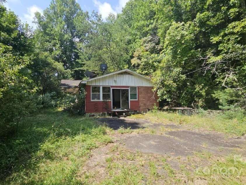 91 & 95 Spring Road, Bryson City, NC 28713.  MLS# CAR4177498, YatesRealty ID 183. 91 Spring Rd