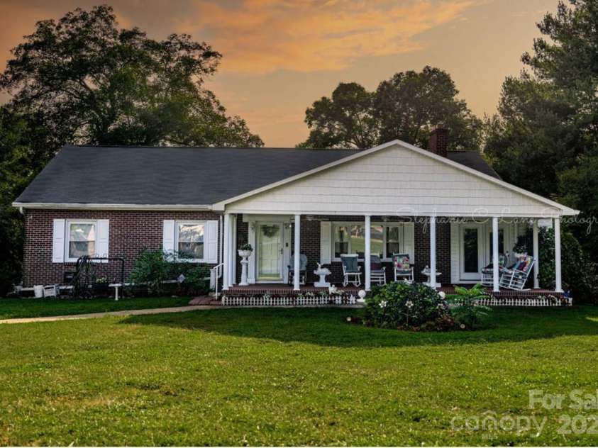3021 Davis Park Road, Gastonia, NC 28052.  MLS# CAR4178974, YatesRealty ID 1830. 