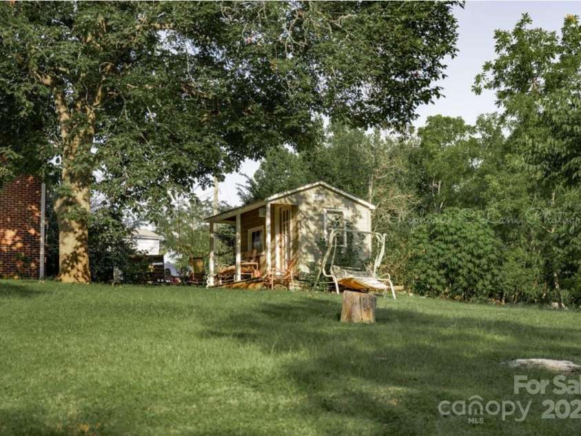 3021 Davis Park Road, Gastonia, NC 28052.  MLS# CAR4178974, YatesRealty ID 1830. 