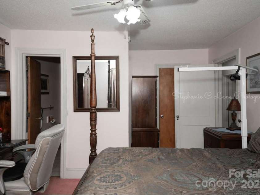 3021 Davis Park Road, Gastonia, NC 28052.  MLS# CAR4178974, YatesRealty ID 1830. 