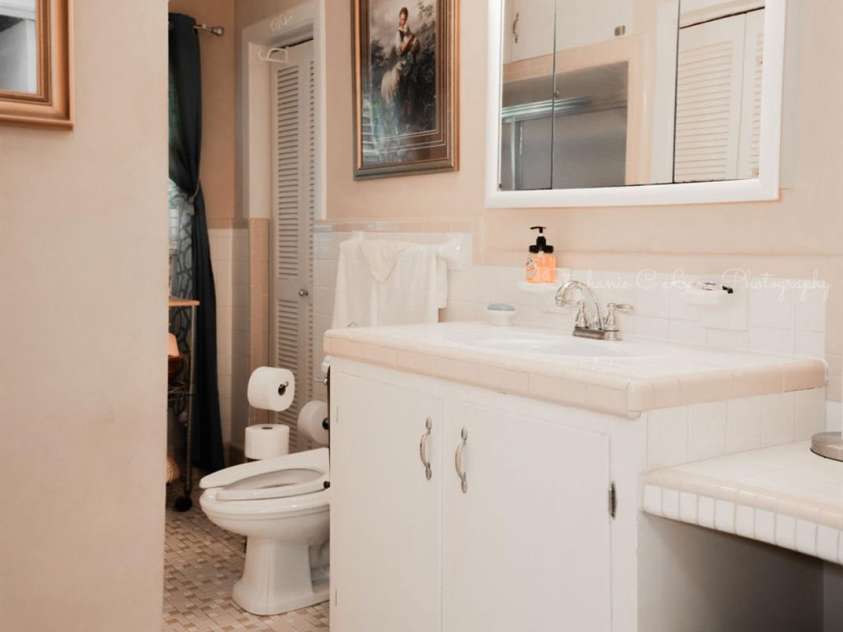 3021 Davis Park Road, Gastonia, NC 28052.  MLS# CAR4178974, YatesRealty ID 1830. 