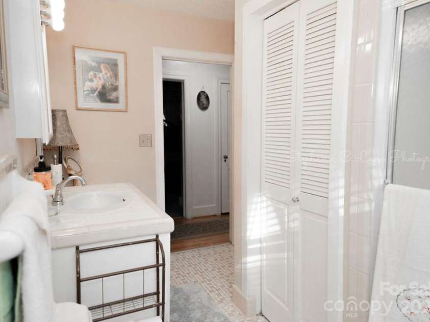 3021 Davis Park Road, Gastonia, NC 28052.  MLS# CAR4178974, YatesRealty ID 1830. 