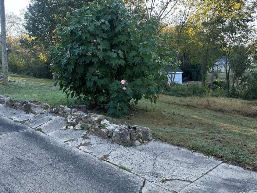 3021 Davis Park Road, Gastonia, NC 28052.  MLS# CAR4178974, YatesRealty ID 1830. 