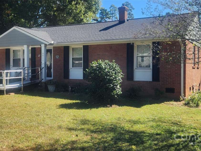 5511 Radford Avenue, Charlotte, NC 28217.  MLS# CAR4314548, YatesRealty ID 1830. 