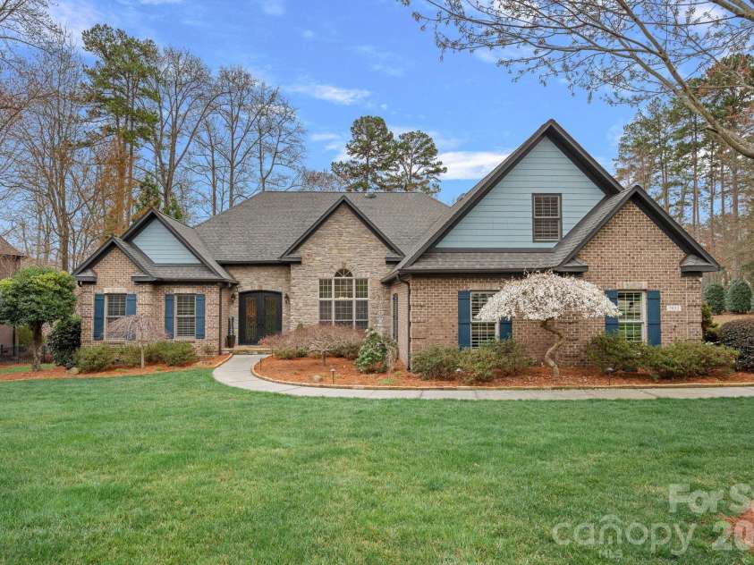 7832 Chapel Creek Drive, Denver, NC 28037.  MLS# CAR4357682, YatesRealty ID 18300. 