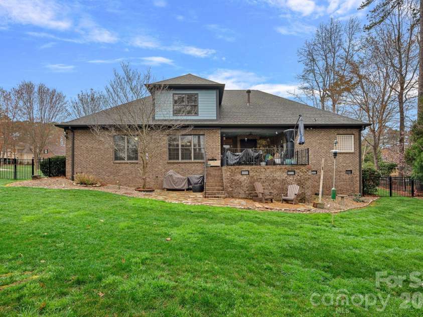 7832 Chapel Creek Drive, Denver, NC 28037.  MLS# CAR4357682, YatesRealty ID 18300. 