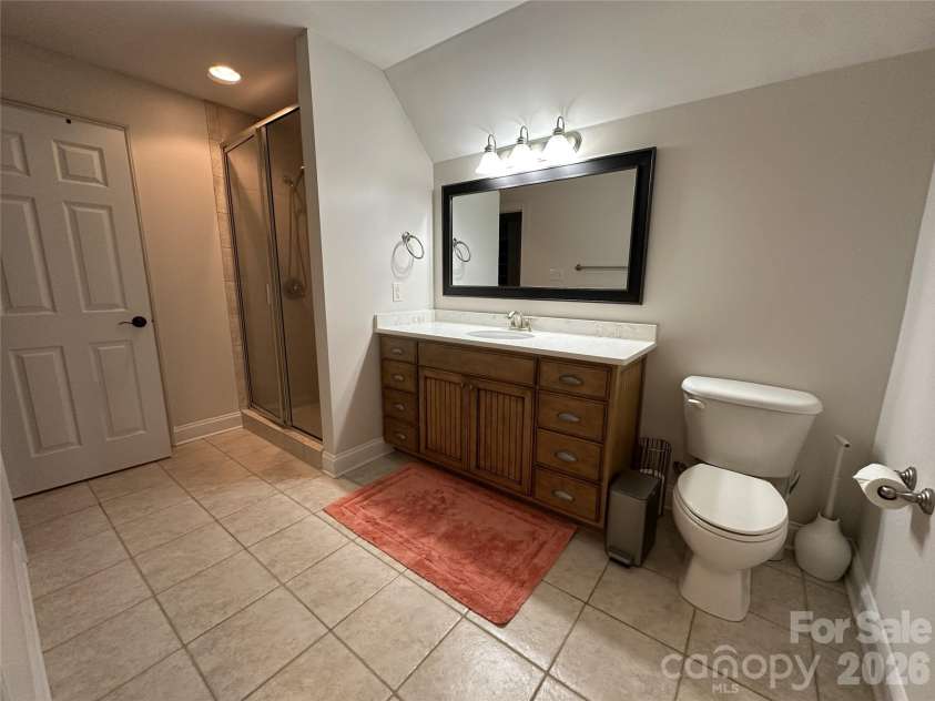 7832 Chapel Creek Drive, Denver, NC 28037.  MLS# CAR4357682, YatesRealty ID 18300. Full Bath Upstairs