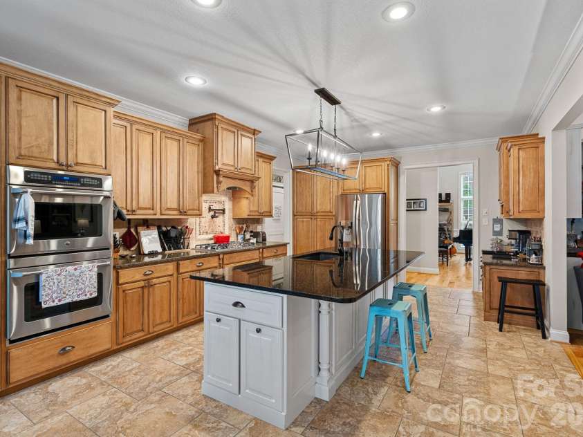 7832 Chapel Creek Drive, Denver, NC 28037.  MLS# CAR4357682, YatesRealty ID 18300. Kitchen