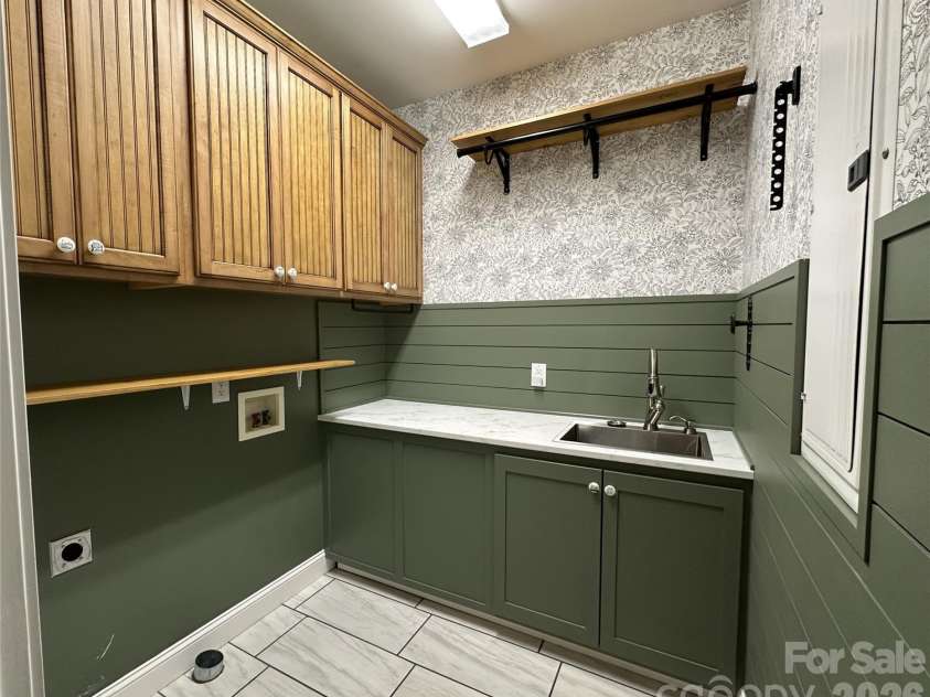 7832 Chapel Creek Drive, Denver, NC 28037.  MLS# CAR4357682, YatesRealty ID 18300. Laundry