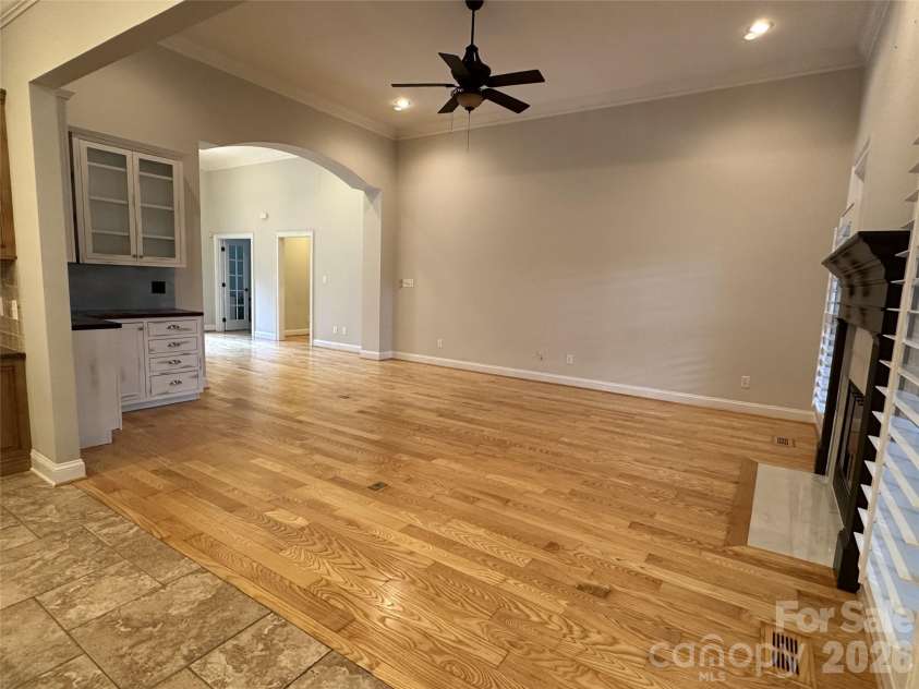 7832 Chapel Creek Drive, Denver, NC 28037.  MLS# CAR4357682, YatesRealty ID 18300. Living Room