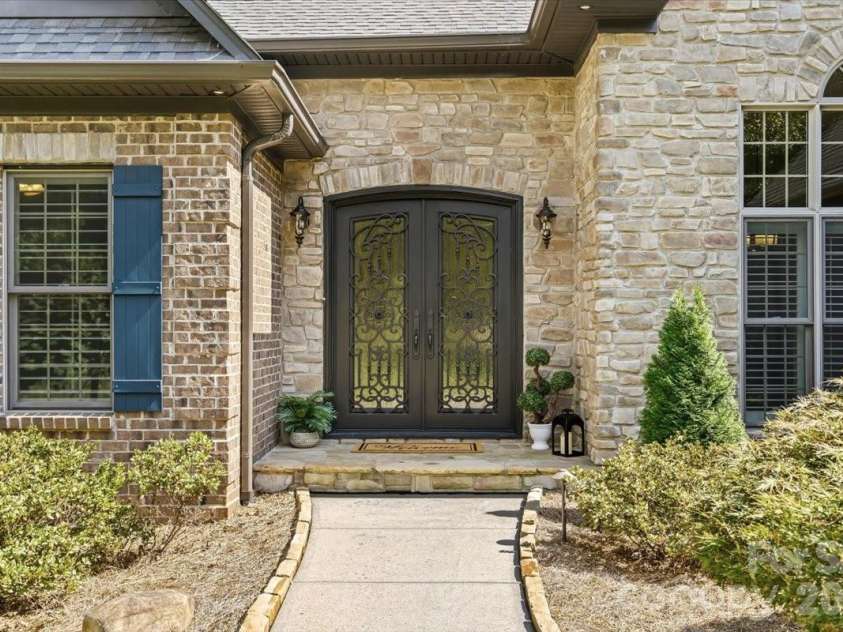 7832 Chapel Creek Drive, Denver, NC 28037.  MLS# CAR4416487, YatesRealty ID 18300. 