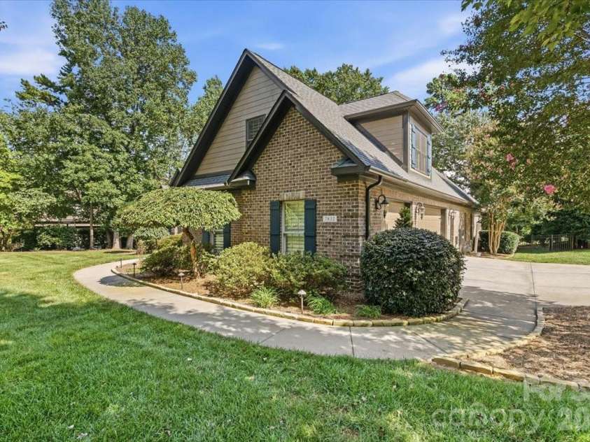 7832 Chapel Creek Drive, Denver, NC 28037.  MLS# CAR4416487, YatesRealty ID 18300. 