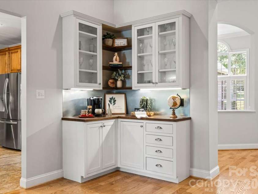 7832 Chapel Creek Drive, Denver, NC 28037.  MLS# CAR4416487, YatesRealty ID 18300. Coffee Bar/Dry Bar