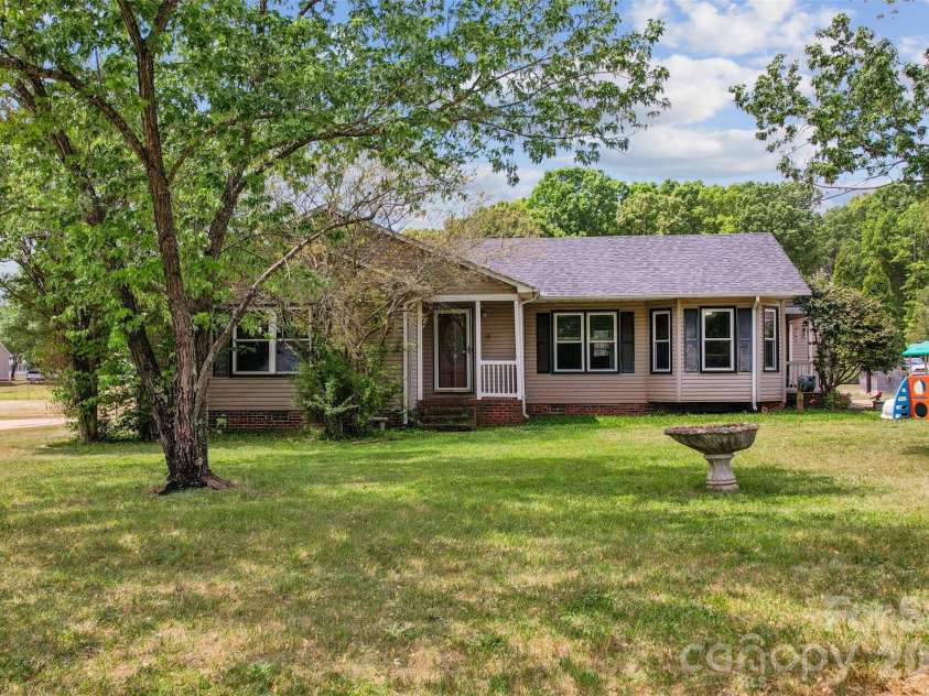 120 Chapel Court, Salisbury, NC 28147.  MLS# CAR4373282, YatesRealty ID 18301. 