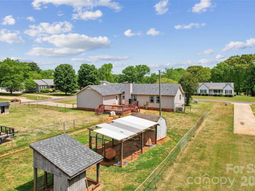 120 Chapel Court, Salisbury, NC 28147.  MLS# CAR4373282, YatesRealty ID 18301. 