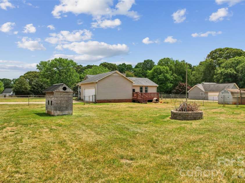 120 Chapel Court, Salisbury, NC 28147.  MLS# CAR4373282, YatesRealty ID 18301. 
