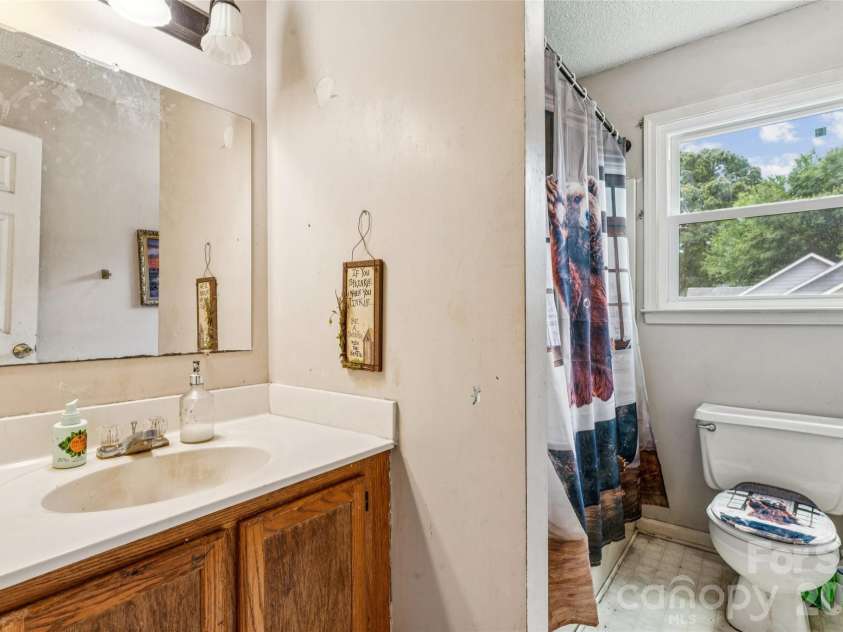 120 Chapel Court, Salisbury, NC 28147.  MLS# CAR4373282, YatesRealty ID 18301. 
