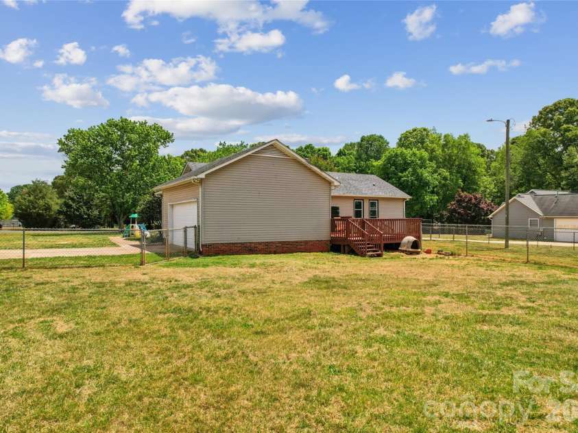 120 Chapel Court, Salisbury, NC 28147.  MLS# CAR4373282, YatesRealty ID 18301. 