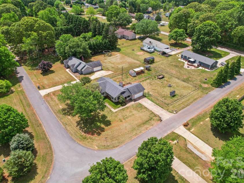 120 Chapel Court, Salisbury, NC 28147.  MLS# CAR4373282, YatesRealty ID 18301. 