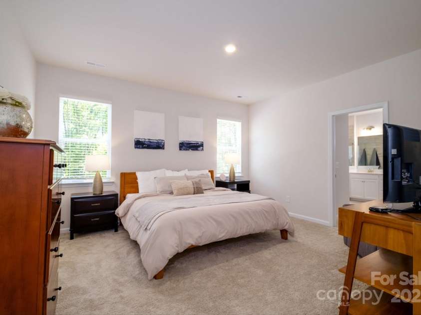 7036 Heron Rookery Way, Charlotte, NC 28214.  MLS# CAR4242696, YatesRealty ID 18301. 