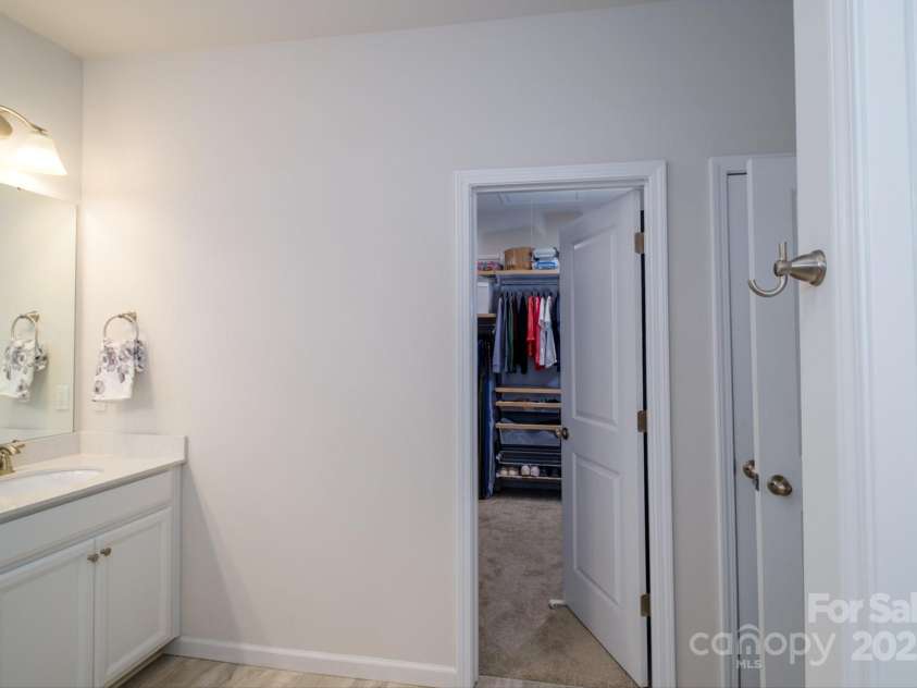 7036 Heron Rookery Way, Charlotte, NC 28214.  MLS# CAR4242696, YatesRealty ID 18301. 