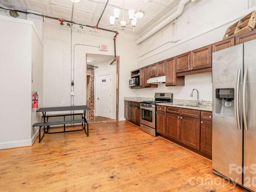 101 Main Street, Union, SC 29379.  MLS# CAR4314039, YatesRealty ID 18302. 