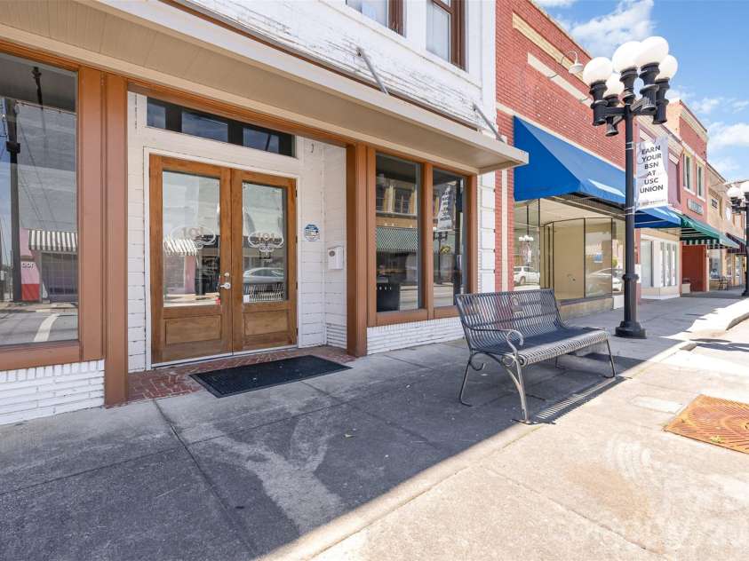 101 Main Street, Union, SC 29379.  MLS# CAR4314039, YatesRealty ID 18302. 