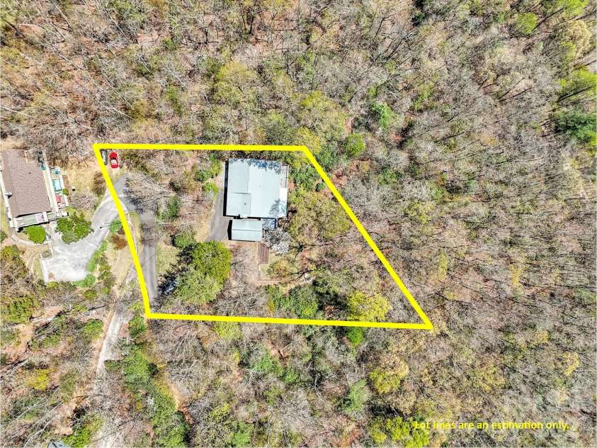 177 Laurel Lane, Otto, NC 28763.  MLS# CAR4359070, YatesRealty ID 18303. 