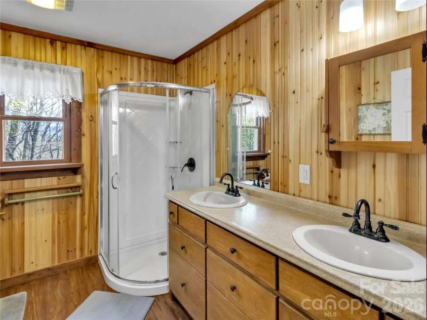 177 Laurel Lane, Otto, NC 28763.  MLS# CAR4359070, YatesRealty ID 18303. 