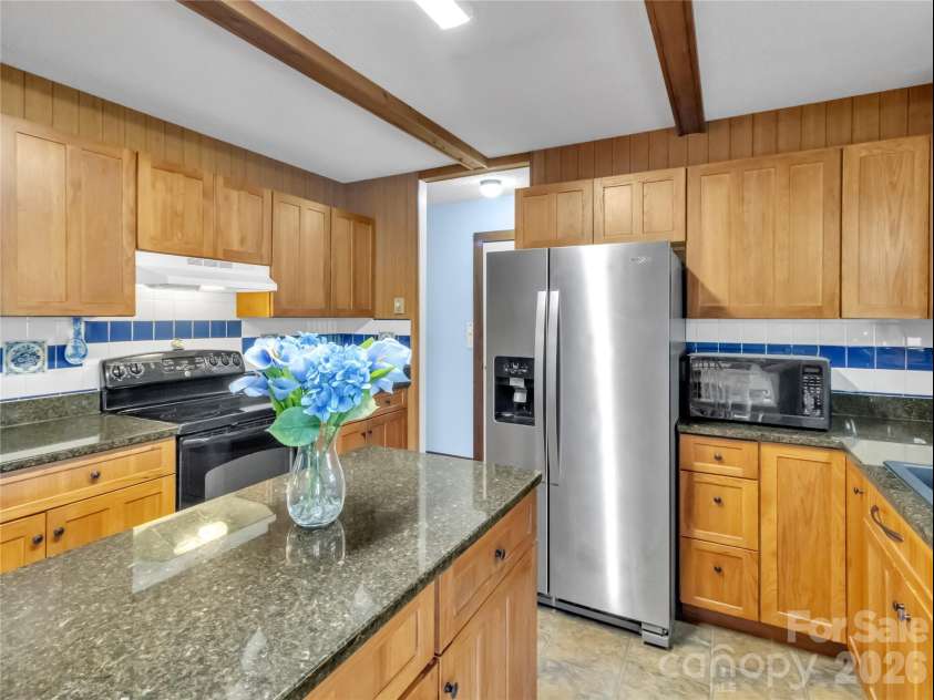 177 Laurel Lane, Otto, NC 28763.  MLS# CAR4359070, YatesRealty ID 18303. 