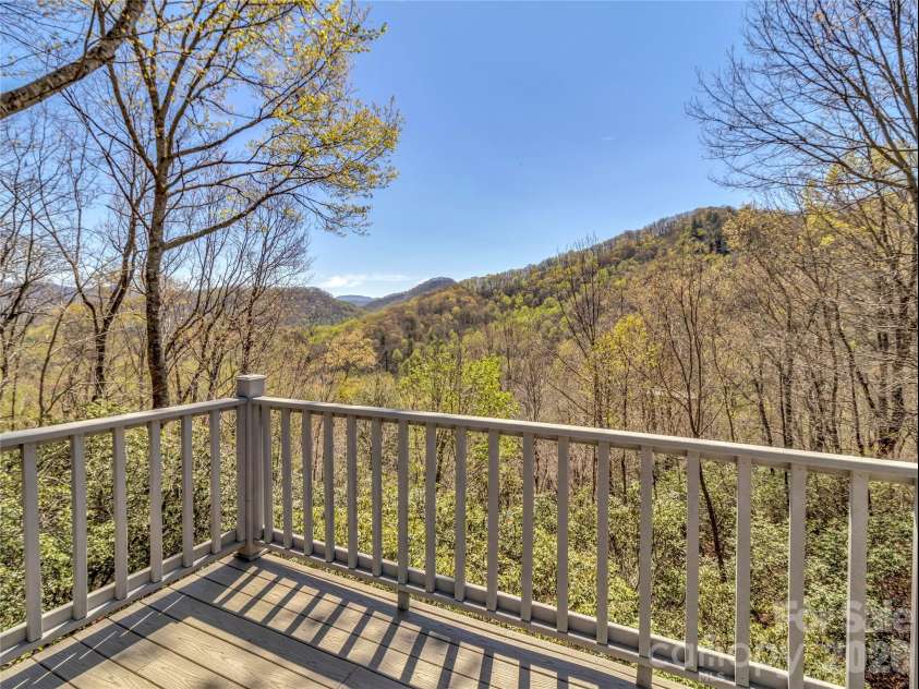 177 Laurel Lane, Otto, NC 28763.  MLS# CAR4359070, YatesRealty ID 18303. 
