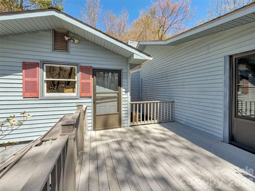 177 Laurel Lane, Otto, NC 28763.  MLS# CAR4359070, YatesRealty ID 18303. 