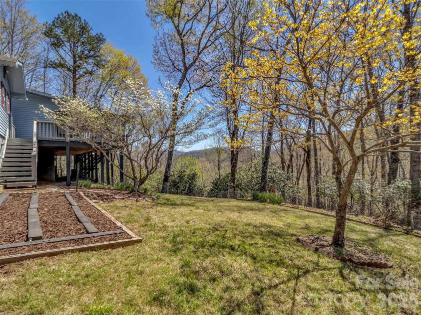 177 Laurel Lane, Otto, NC 28763.  MLS# CAR4359070, YatesRealty ID 18303. 