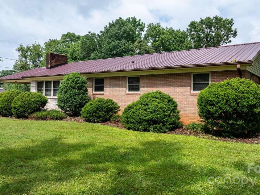 4214 Horseshoe Bend Road, Hudson, NC 28638.  MLS# CAR4268480, YatesRealty ID 18303. 