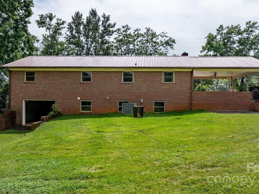 4214 Horseshoe Bend Road, Hudson, NC 28638.  MLS# CAR4268480, YatesRealty ID 18303. 