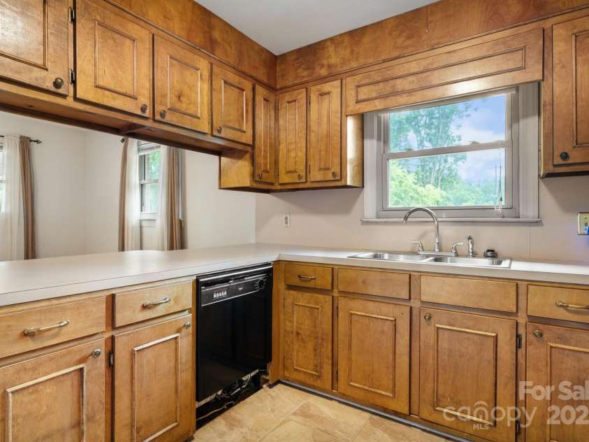 4214 Horseshoe Bend Road, Hudson, NC 28638.  MLS# CAR4268480, YatesRealty ID 18303. 