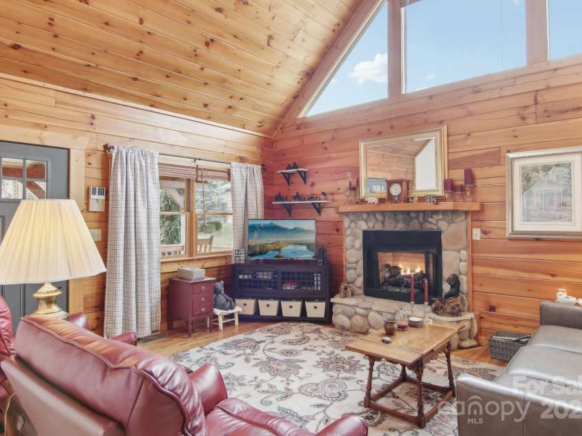 20 Contentment Place, Maggie Valley, NC 28751.  MLS# CAR4222047, YatesRealty ID 18304. 