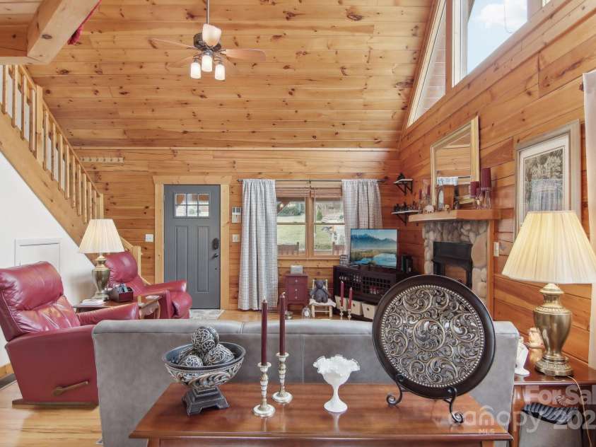 20 Contentment Place, Maggie Valley, NC 28751.  MLS# CAR4222047, YatesRealty ID 18304. 