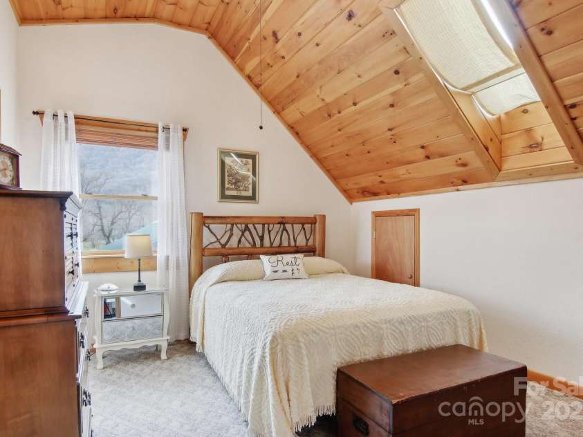 20 Contentment Place, Maggie Valley, NC 28751.  MLS# CAR4222047, YatesRealty ID 18304. 