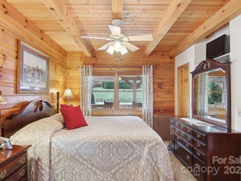 20 Contentment Place, Maggie Valley, NC 28751.  MLS# CAR4222047, YatesRealty ID 18304. 