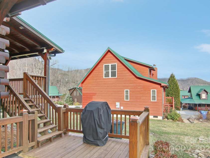 20 Contentment Place, Maggie Valley, NC 28751.  MLS# CAR4222047, YatesRealty ID 18304. 