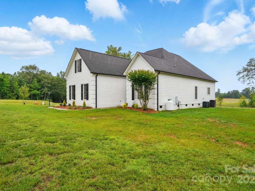 116 Eve Ash Lane, Mooresville, NC 28115.  MLS# CAR4266612, YatesRealty ID 18306. 