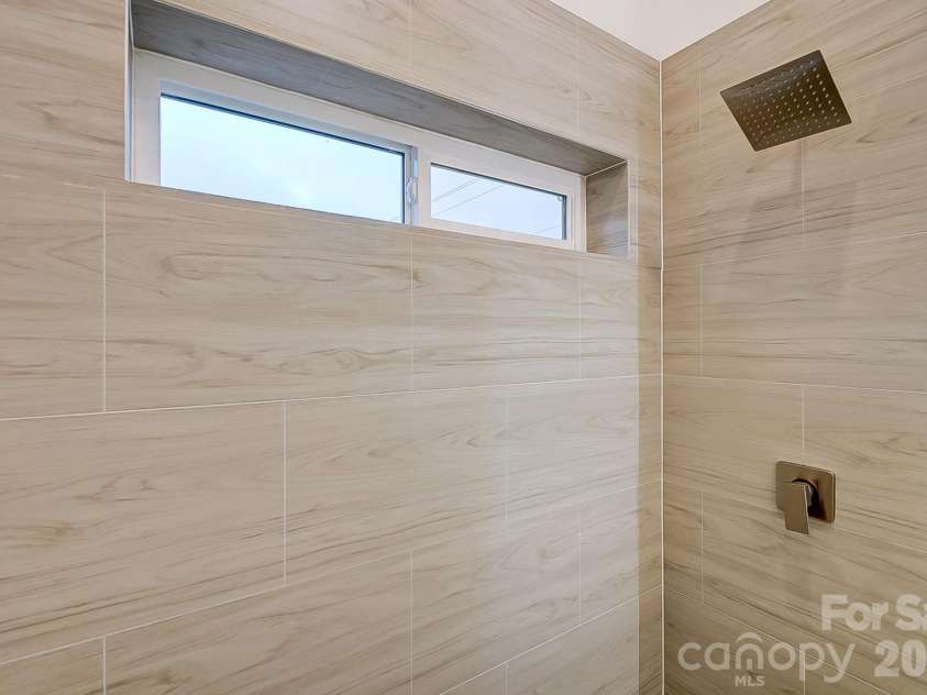 1410 Deborah Circle, Shelby, NC 28150.  MLS# CAR4207250, YatesRealty ID 18308. 2nd Bathroom 