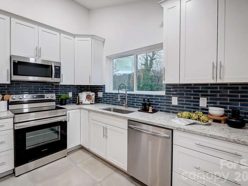 1410 Deborah Circle, Shelby, NC 28150.  MLS# CAR4207250, YatesRealty ID 18308. SS Appliances 